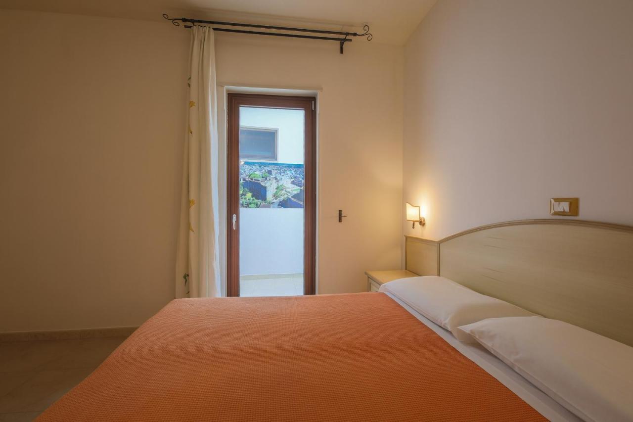 Hotel Corallo 토레 산타 사비나 외부 사진