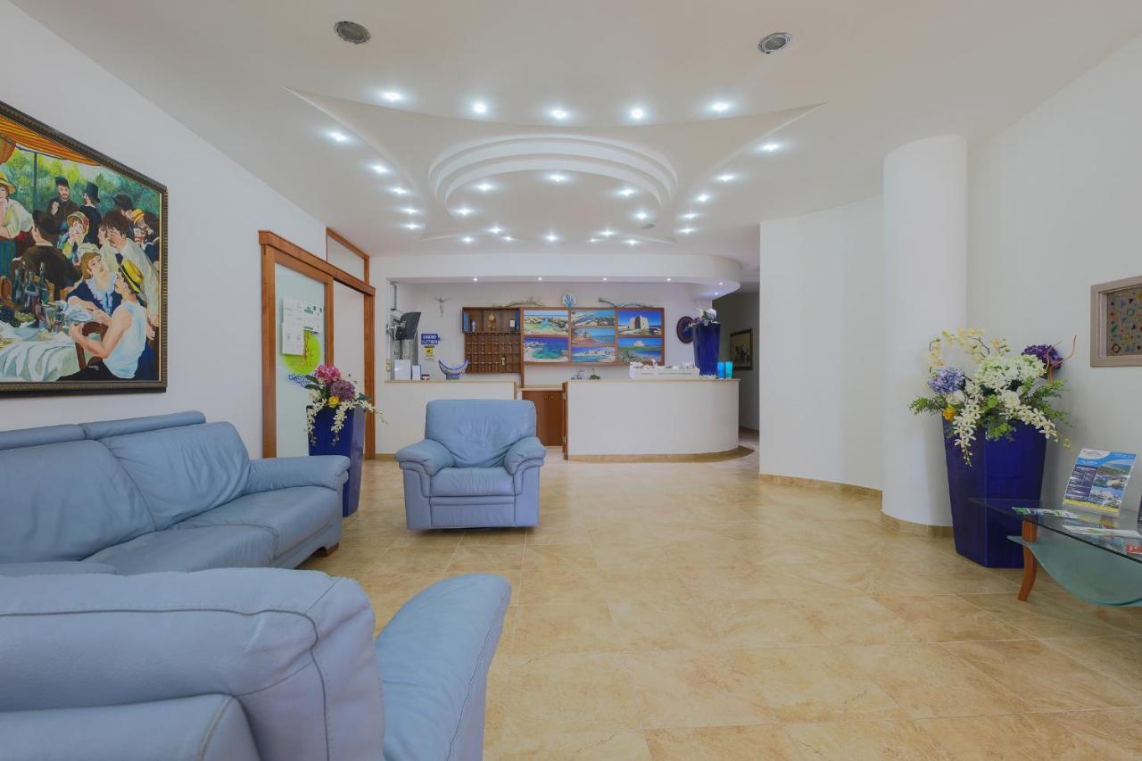Hotel Corallo 토레 산타 사비나 외부 사진