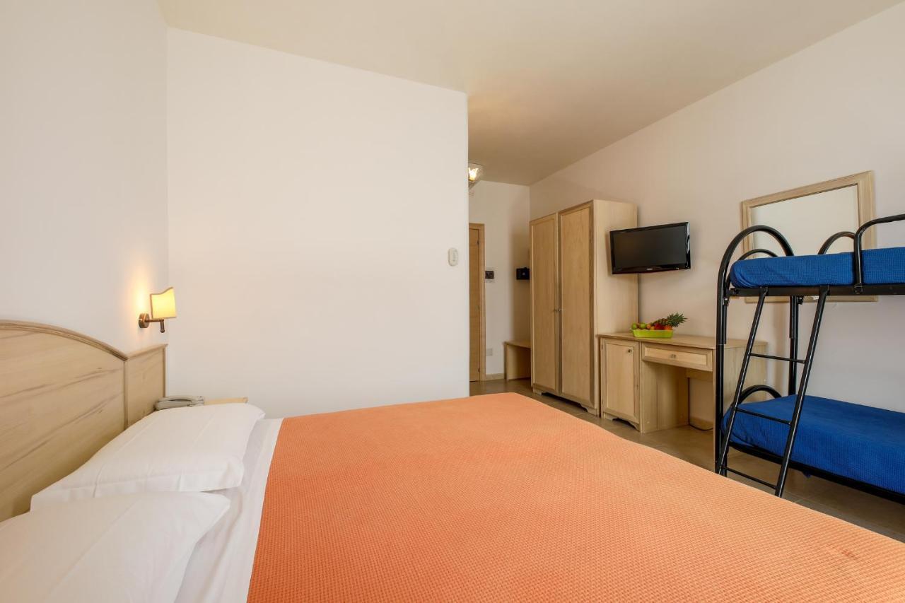 Hotel Corallo 토레 산타 사비나 외부 사진