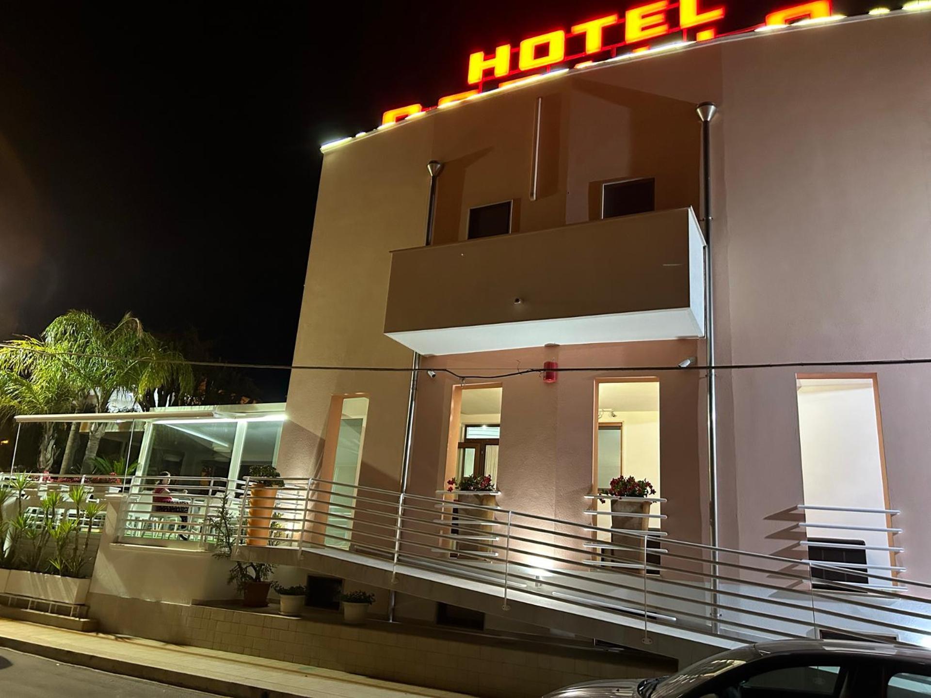 Hotel Corallo 토레 산타 사비나 외부 사진